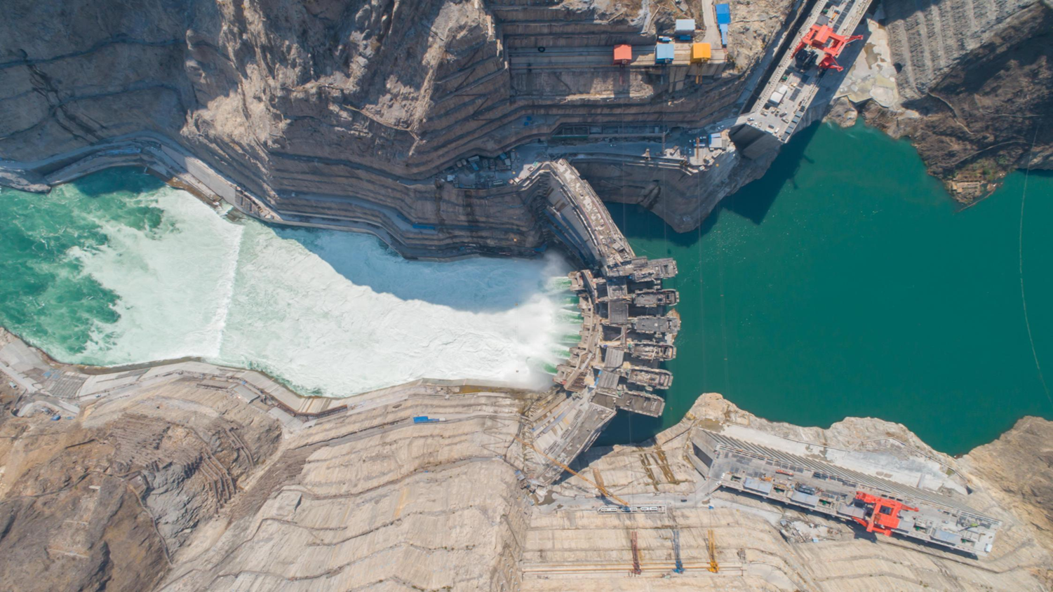 烏東德水電站右岸地下電站 土建及金屬結構安裝工程順利通過”春城杯”市優(yōu)質工程復查